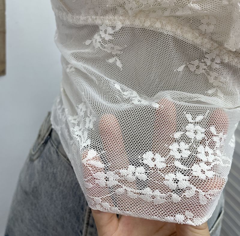 Padded Lace V-Neck Crop Camisole