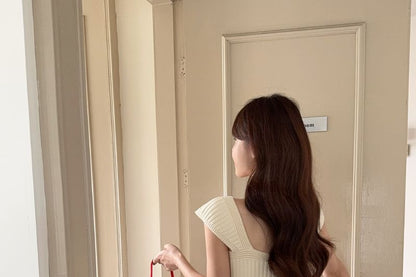 Cap-Sleeve Square Neck Lace-Up Plain Crop Top / High Rise Frill Trim Tiered Mesh Maxi A-Line Skirt