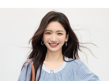 Short Sleeve Round Neck Plaid Lace Blouse