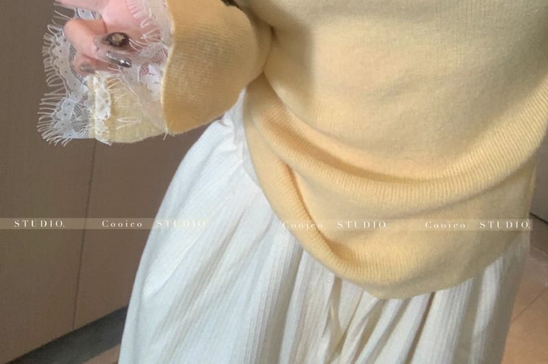 Long Sleeve V-Neck Ribbed Lace Trim Top