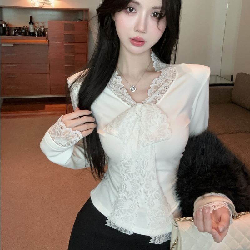 Long Sleeve V-Neck Slim Fit Lace T-Shirt