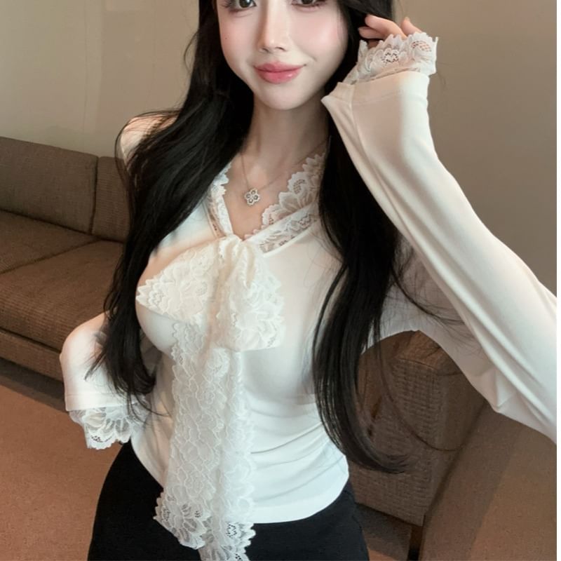 Long Sleeve V-Neck Slim Fit Lace T-Shirt