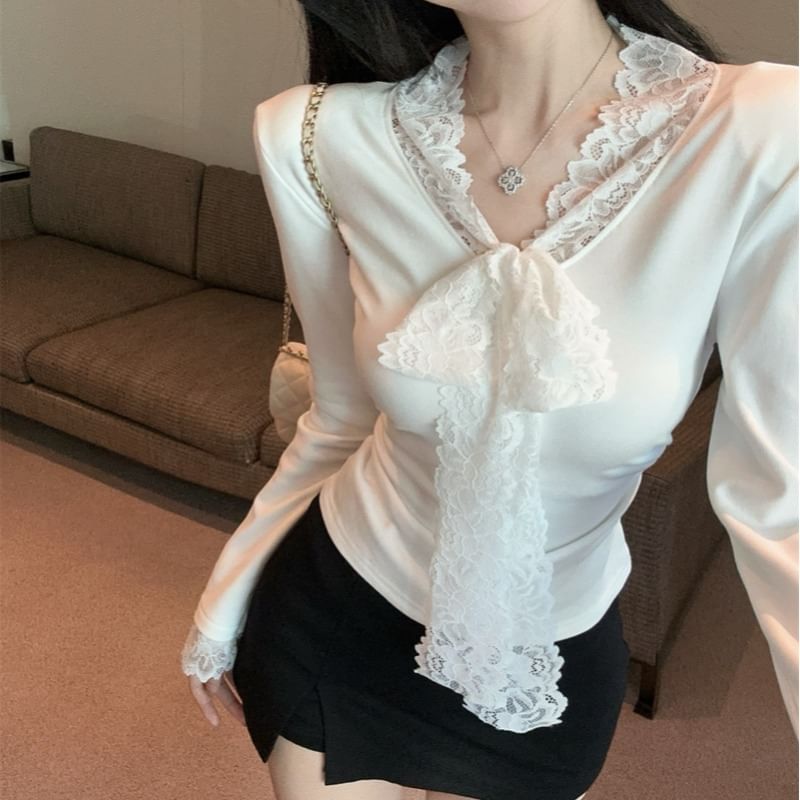 Long Sleeve V-Neck Slim Fit Lace T-Shirt