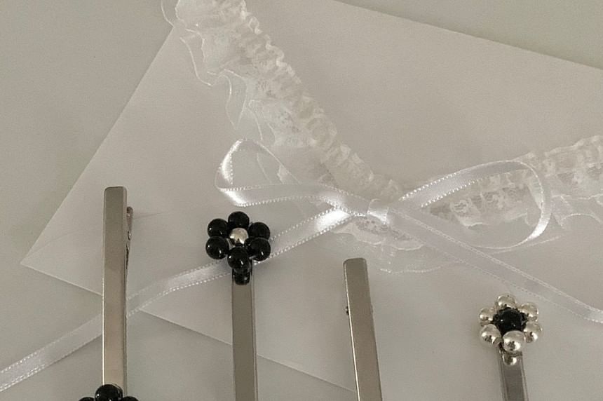 of Hair 2: Beaded Set Flower Clip