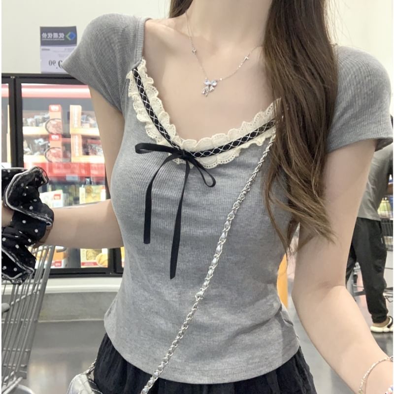 Short-Sleeve V-Neck Plain Lace Trim Tee