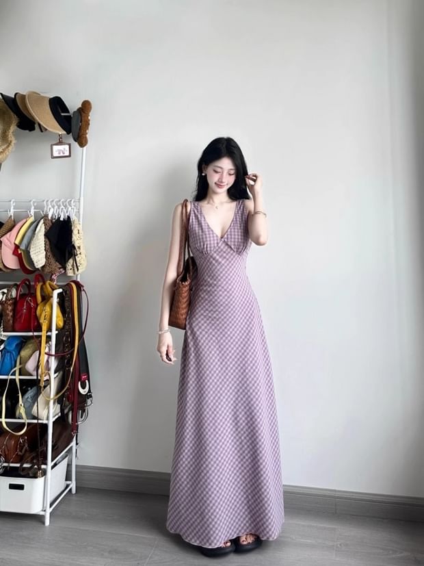 Plaid V-Neck Sleeveless A-Line Maxi Dress