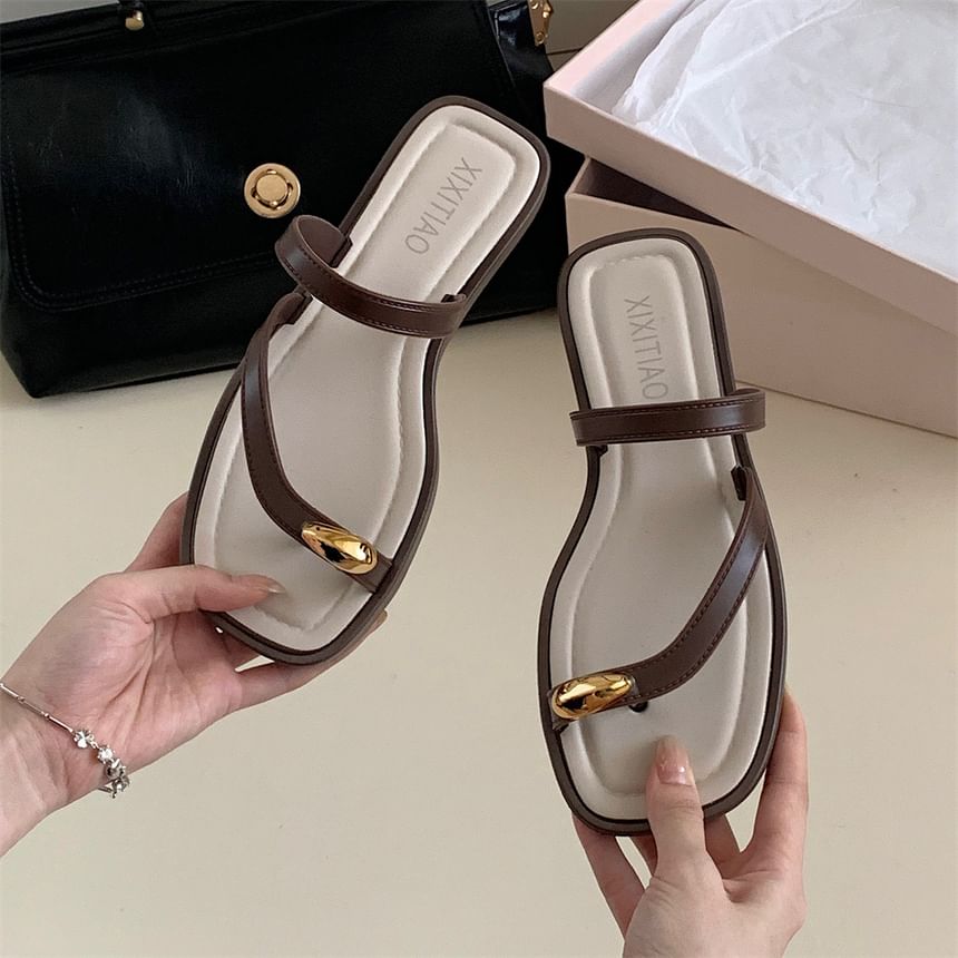Toe Loop Slide Sandals