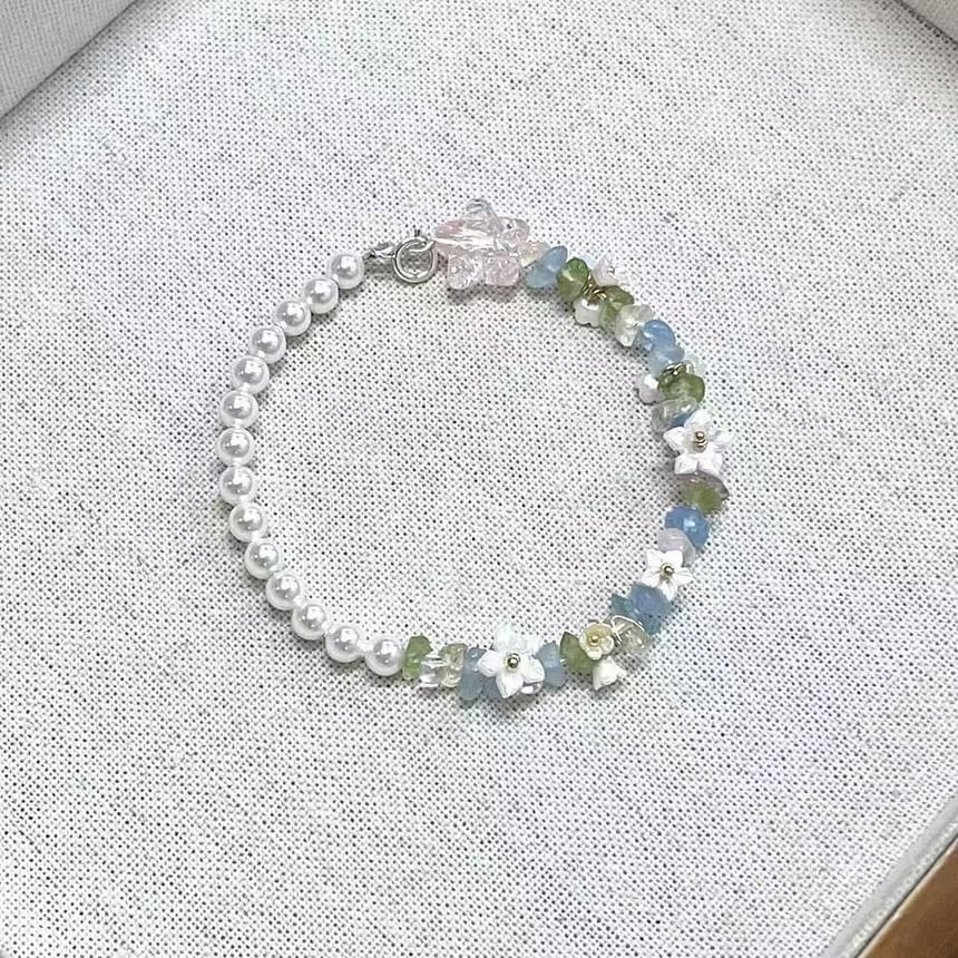 Floral Pearl Star Faux Bracelet