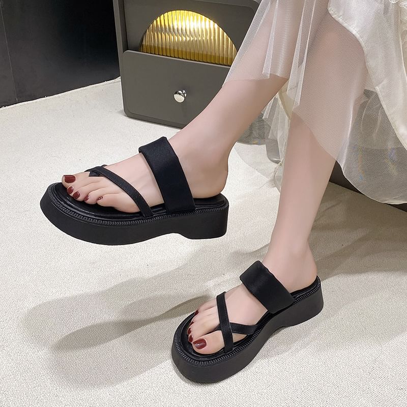 Platform Faux Leather Toe Loop Sandals