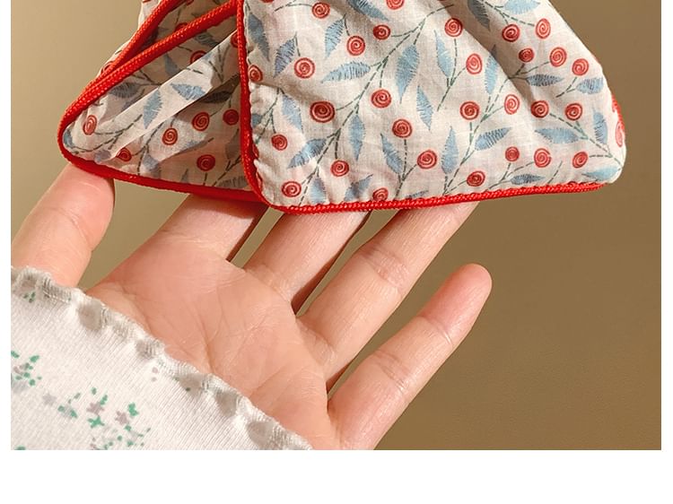 Floral Claw Fabric Hair Print