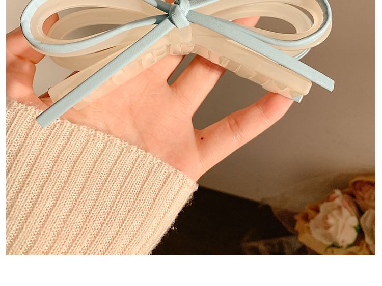 Faux Bow Leather Claw Hair