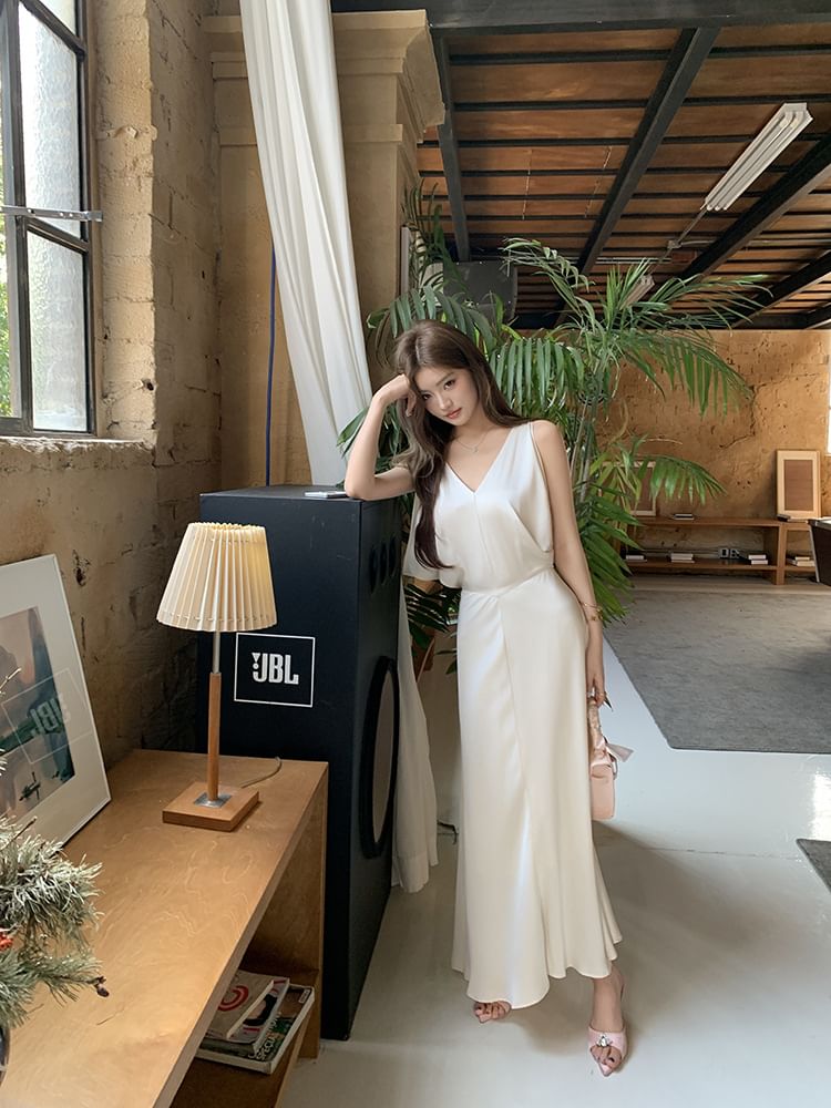 Satin V-Neck Sleeveless A-Line Maxi Dress