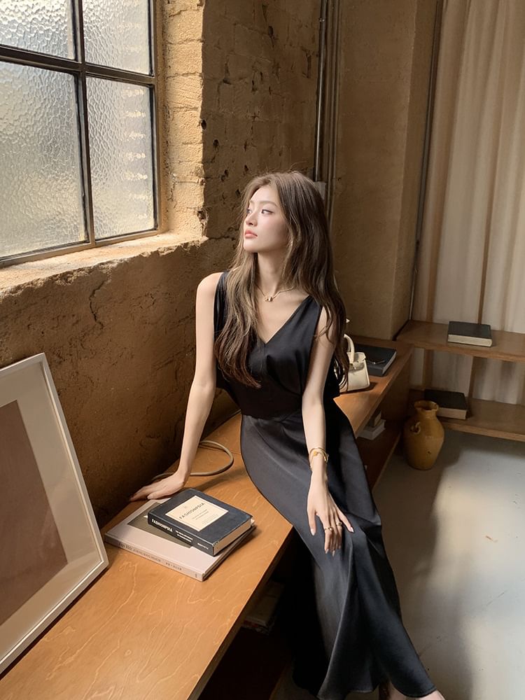 Satin V-Neck Sleeveless A-Line Maxi Dress