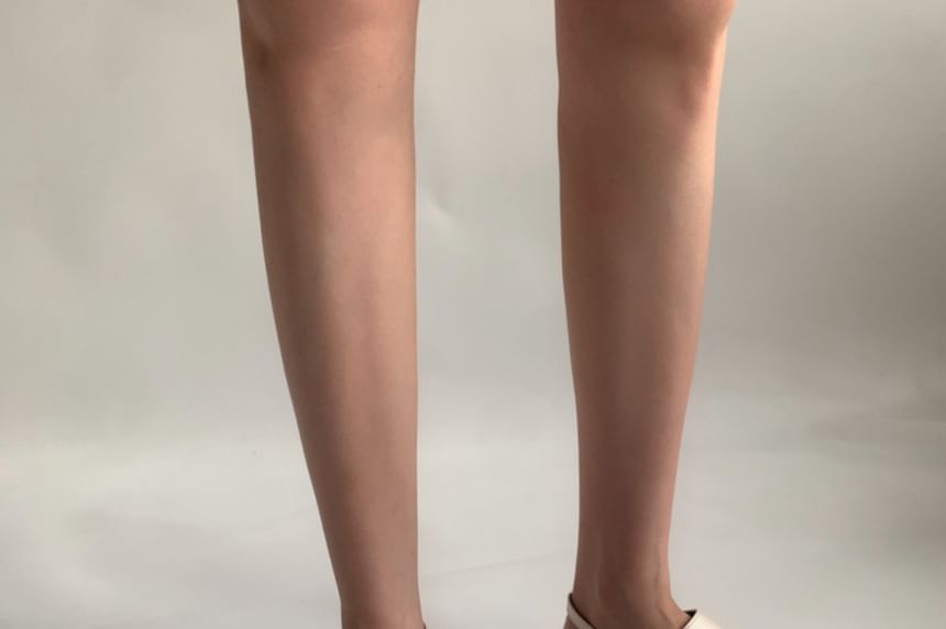 Toe Loop Flat Sandals
