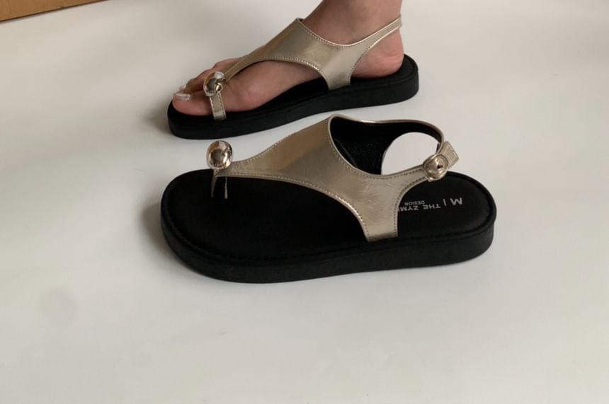 Toe Loop Flat Sandals