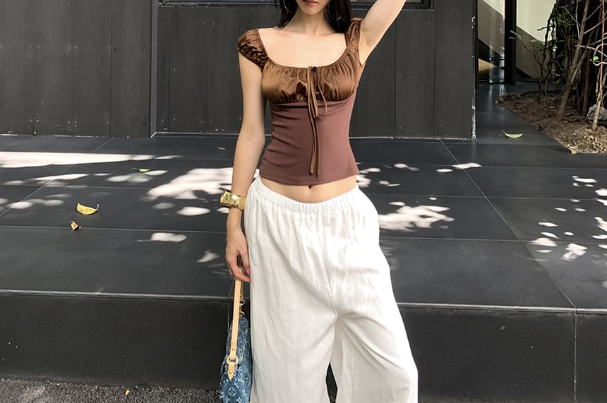 Short-Sleeved Square-Neck Plain Tie-Front Cropped Top