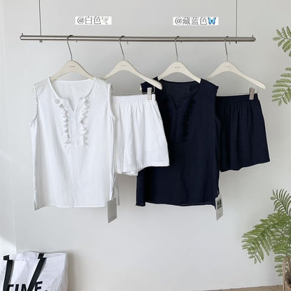 Sleeveless Notch-Neck Plain Lace-Trimmed Tassel Blouse & Mid-Rise Shorts Set