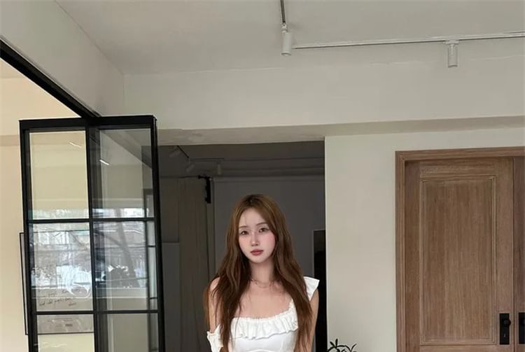 Ruffle-Hem Square-Neck Sleeveless Plain Crop Blouse