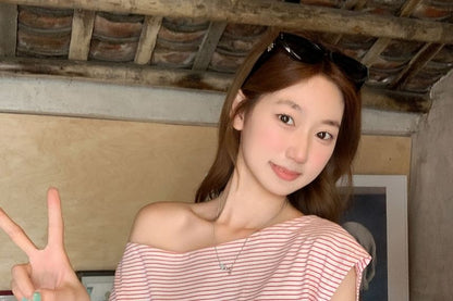 Striped Off-Shoulder Short-Sleeved Cropped Tee