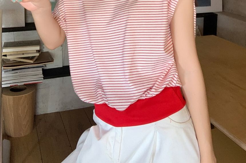 Striped Off-Shoulder Short-Sleeved Cropped Tee