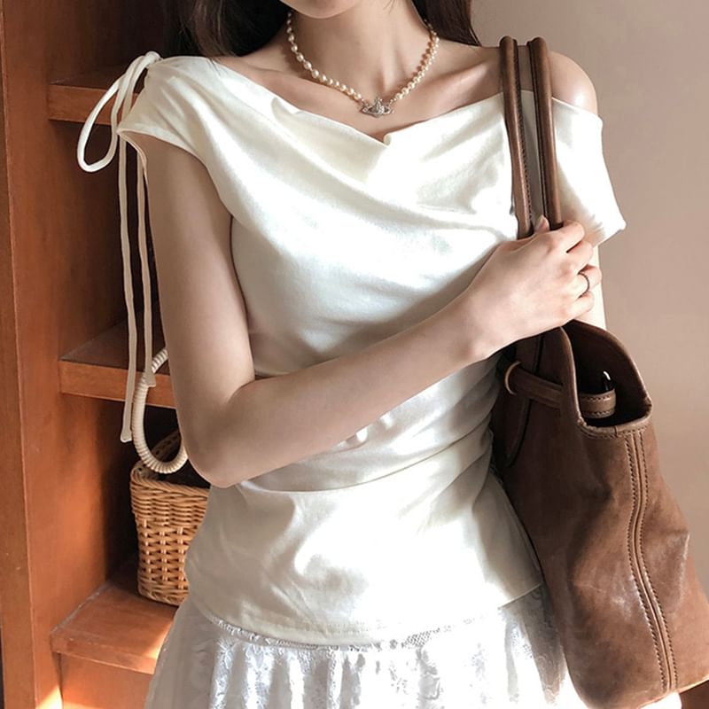 Cap-Sleeved Off-Shoulder Plain Slim-Fit T-Shirt
