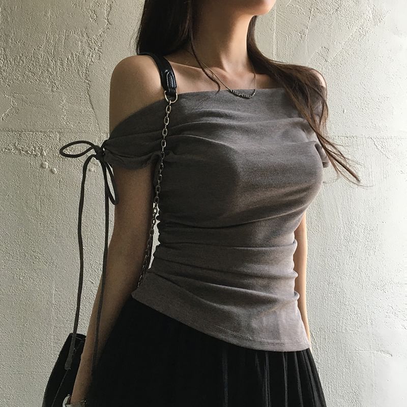 Cap-Sleeved Off-Shoulder Plain Slim-Fit T-Shirt