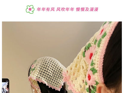 Band Knit Floral Head