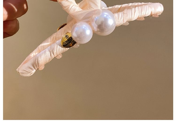 Faux Claw Hair Pearl