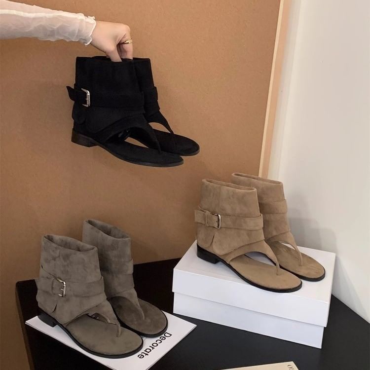 Low Heel Plain Buckled Faux Suede Short Thong Boots