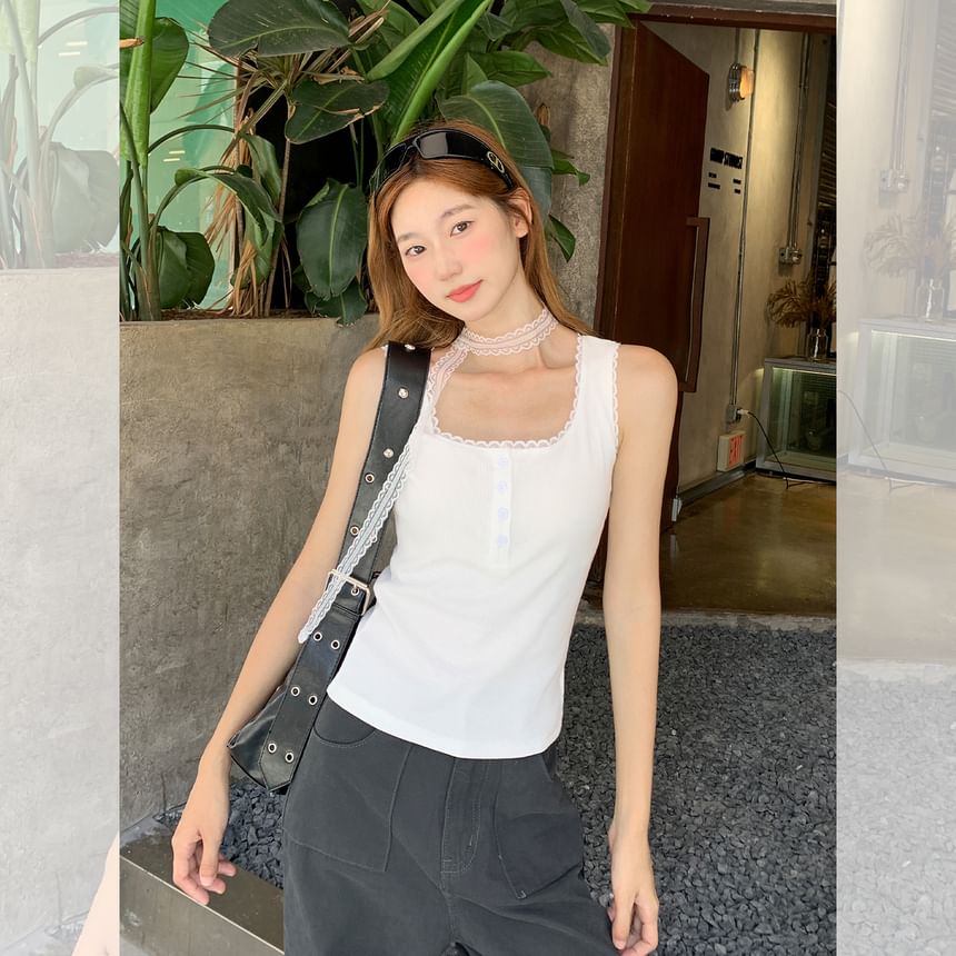 Lace-Trimmed Slim-Fit Scoop-Neck Cropped Tank Top