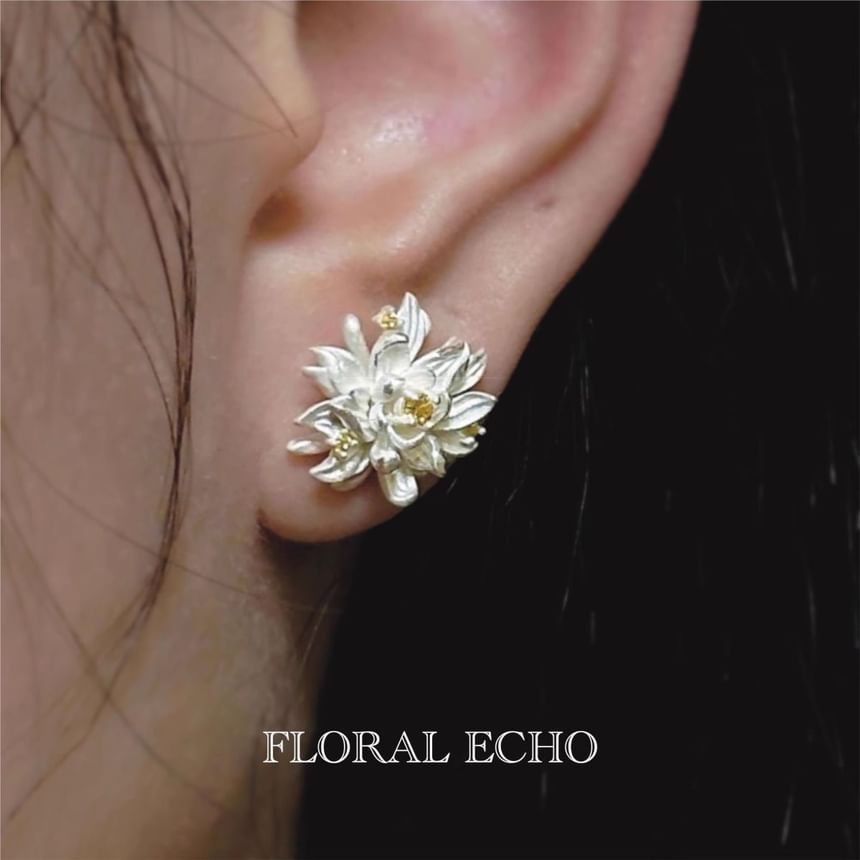 Earring Stud Floral