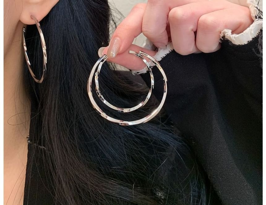 Hoop Earring Twisted