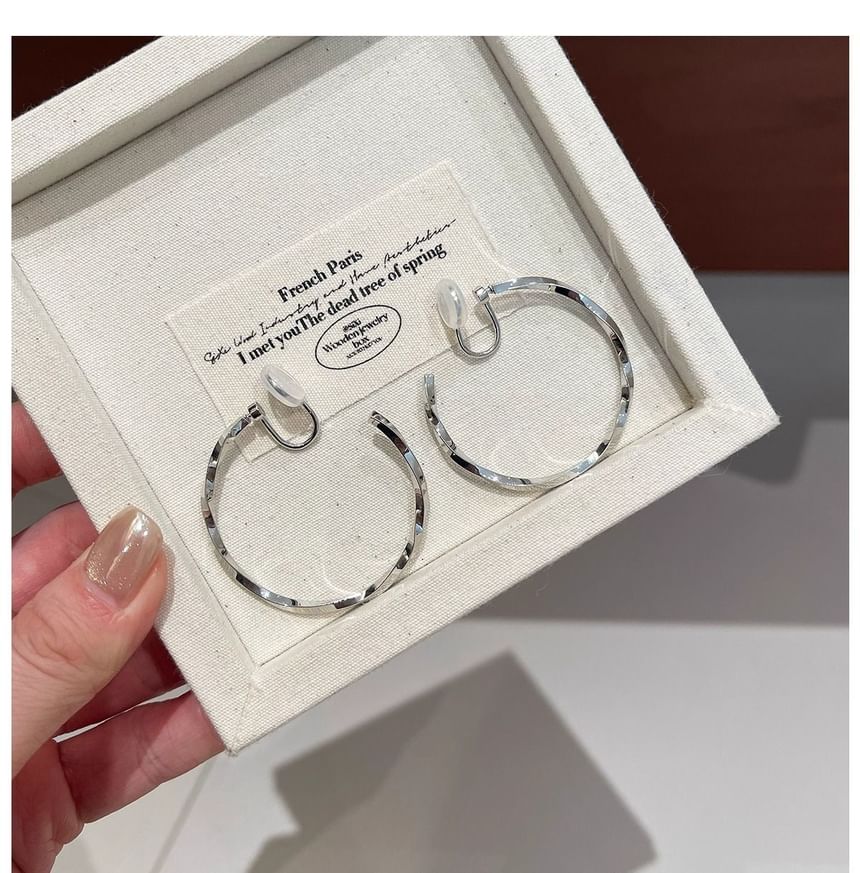 Hoop Earring Twisted