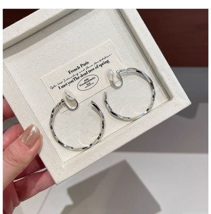 Hoop Earring Twisted