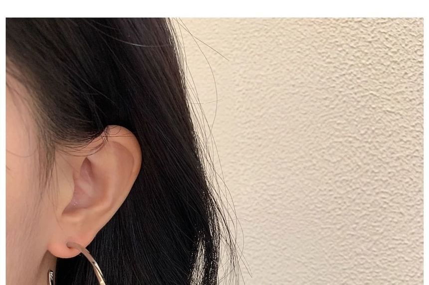 Hoop Earring Twisted