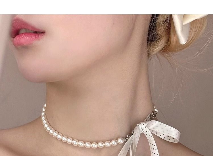 Dotted Ribbon Beaded Necklace