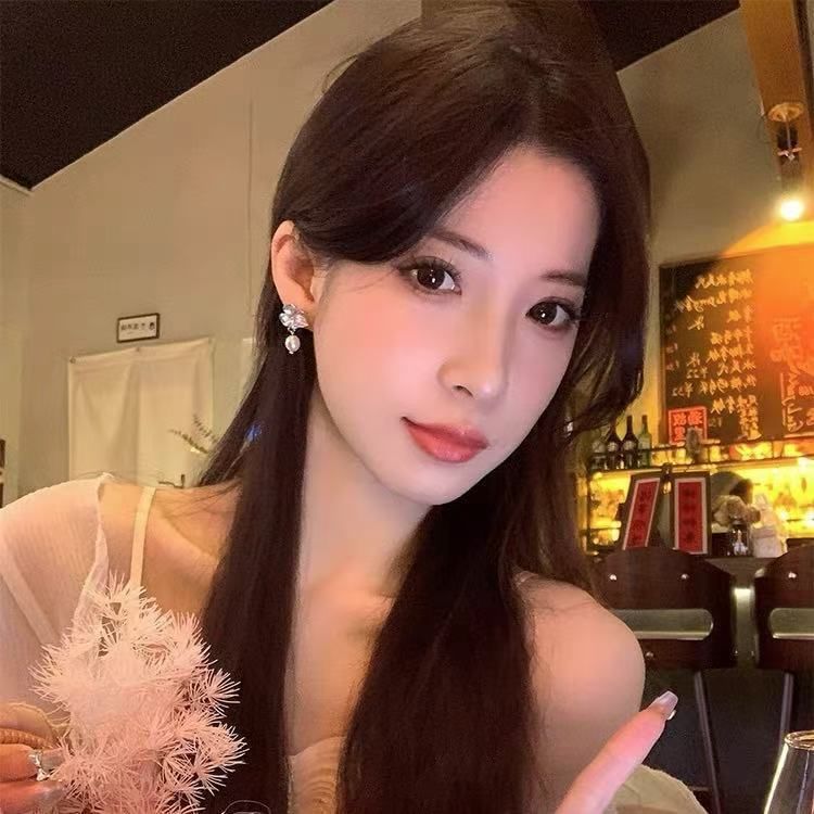 Floral Dangle Earring