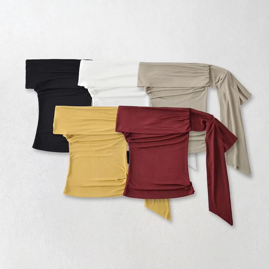 Plain Off-Shoulder Asymmetric Slim-Fit Top