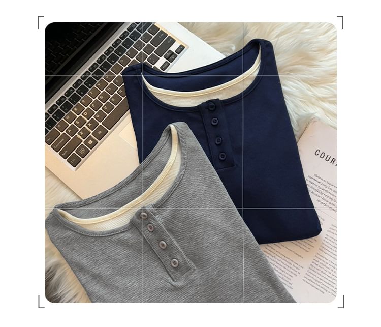 Mock Two-Piece Half-Button Short-Sleeved Slim-Fit Top