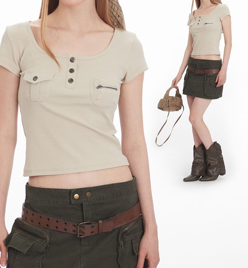 Plain Scoop-Neck Cropped Short-Sleeved Tee