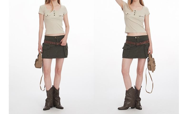 Plain Scoop-Neck Cropped Short-Sleeved Tee