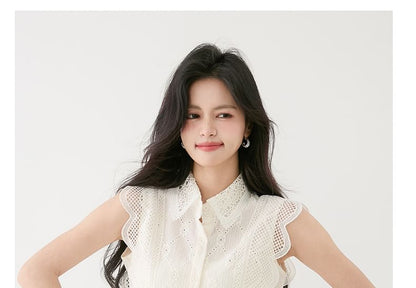 Lace Collared Button-Up Sleeveless Blouse