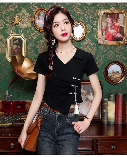 Plain Ruched Asymmetric V-Neck Frog-Buttoned Cropped Top