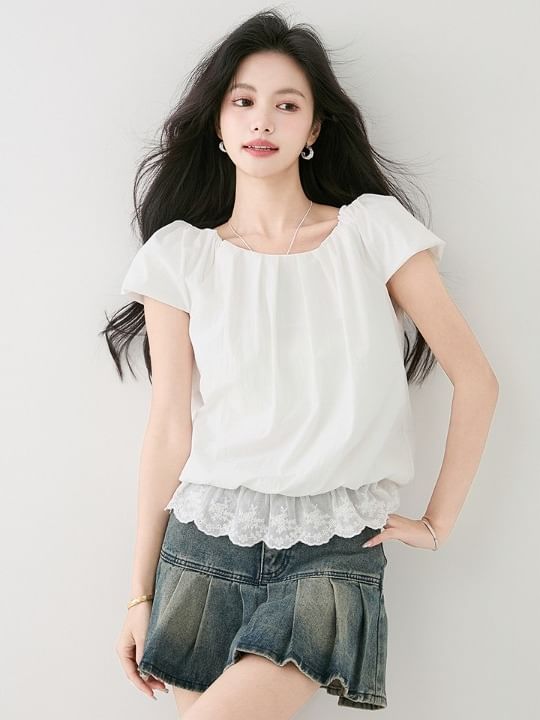 Lace-Paneled Ruched Round-Neck Short-Sleeved Blouse