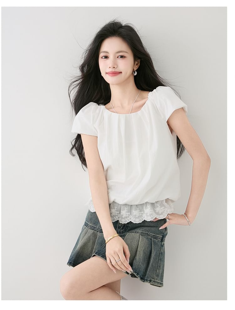 Lace-Paneled Ruched Round-Neck Short-Sleeved Blouse