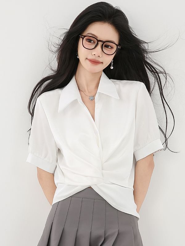 Plain Ruched Collared Elbow-Sleeved Cropped Blouse
