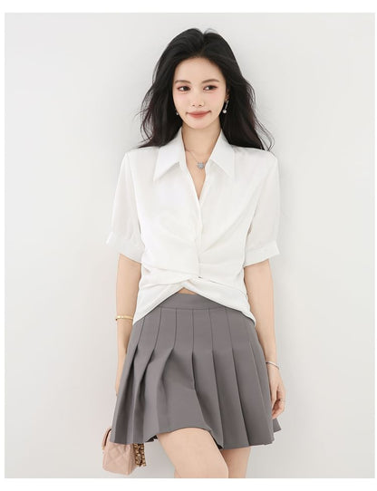 Plain Ruched Collared Elbow-Sleeved Cropped Blouse