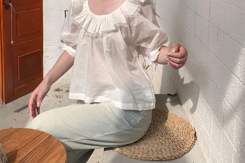 Elbow Sleeve Scoop Neck Ruffle Lace Blouse