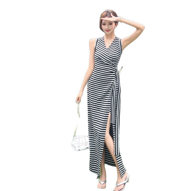 Striped V-Neck Sleeveless Bodycon Maxi Dress - Altfashion Shop
