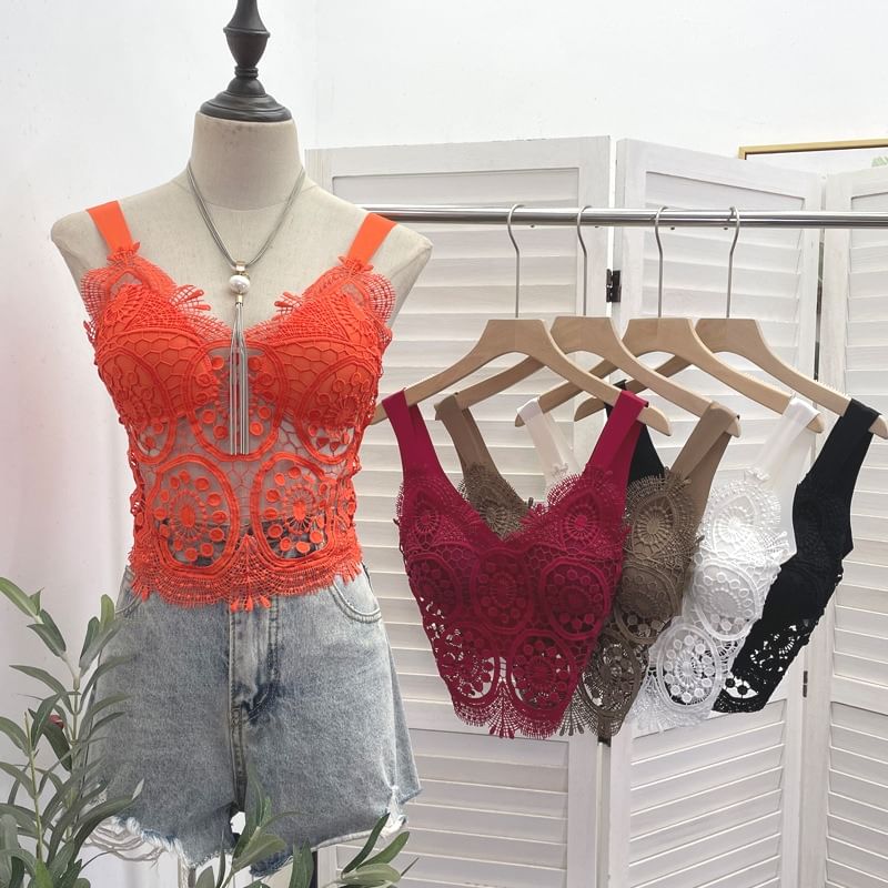 Padded Lace Camisole Top in Solid Color